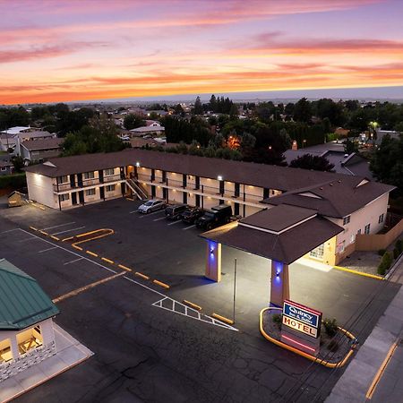 Quincy Inn And Suites Kültér fotó