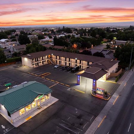 Quincy Inn And Suites Kültér fotó