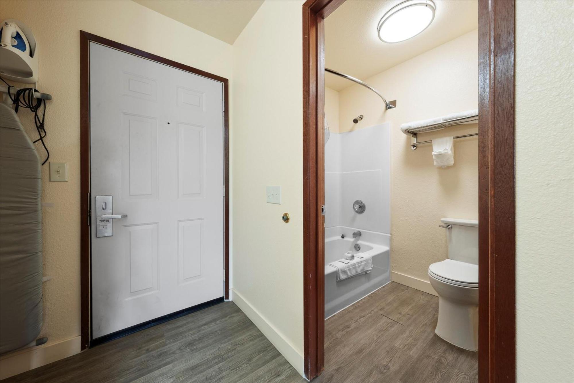 Quincy Inn And Suites Kültér fotó