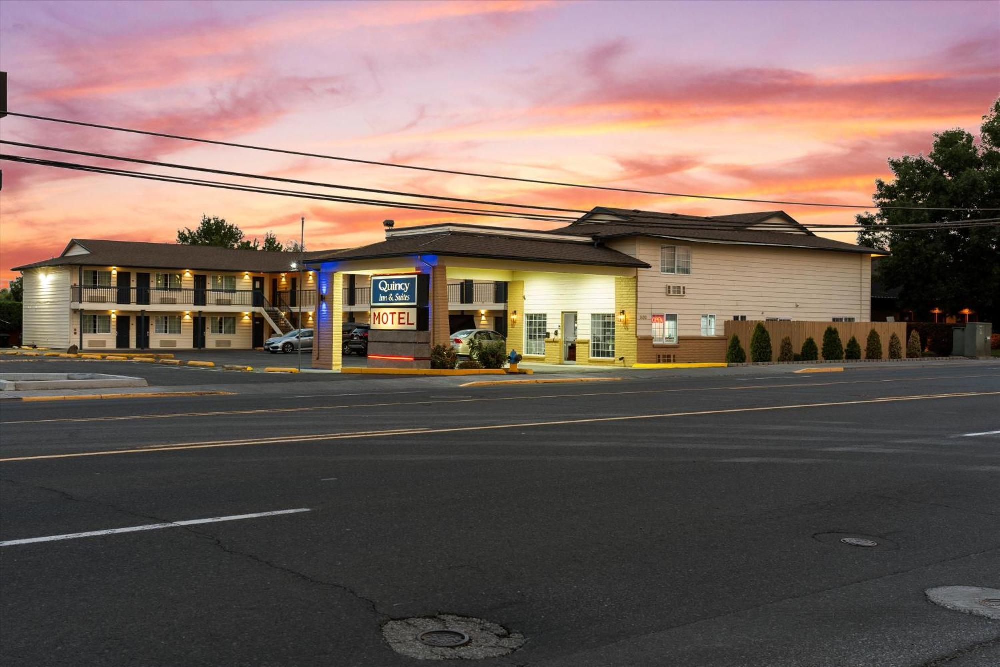 Quincy Inn And Suites Kültér fotó