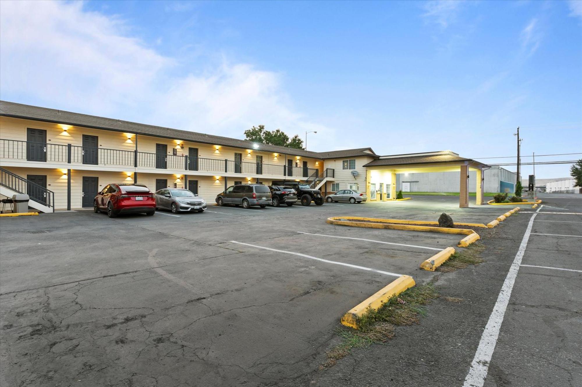 Quincy Inn And Suites Kültér fotó