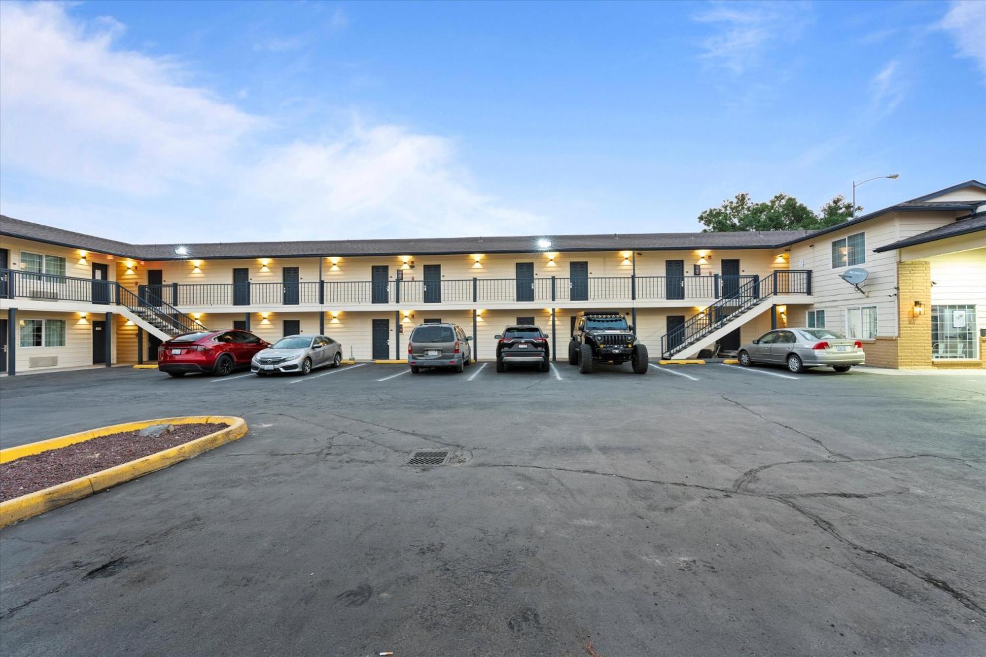 Quincy Inn And Suites Kültér fotó