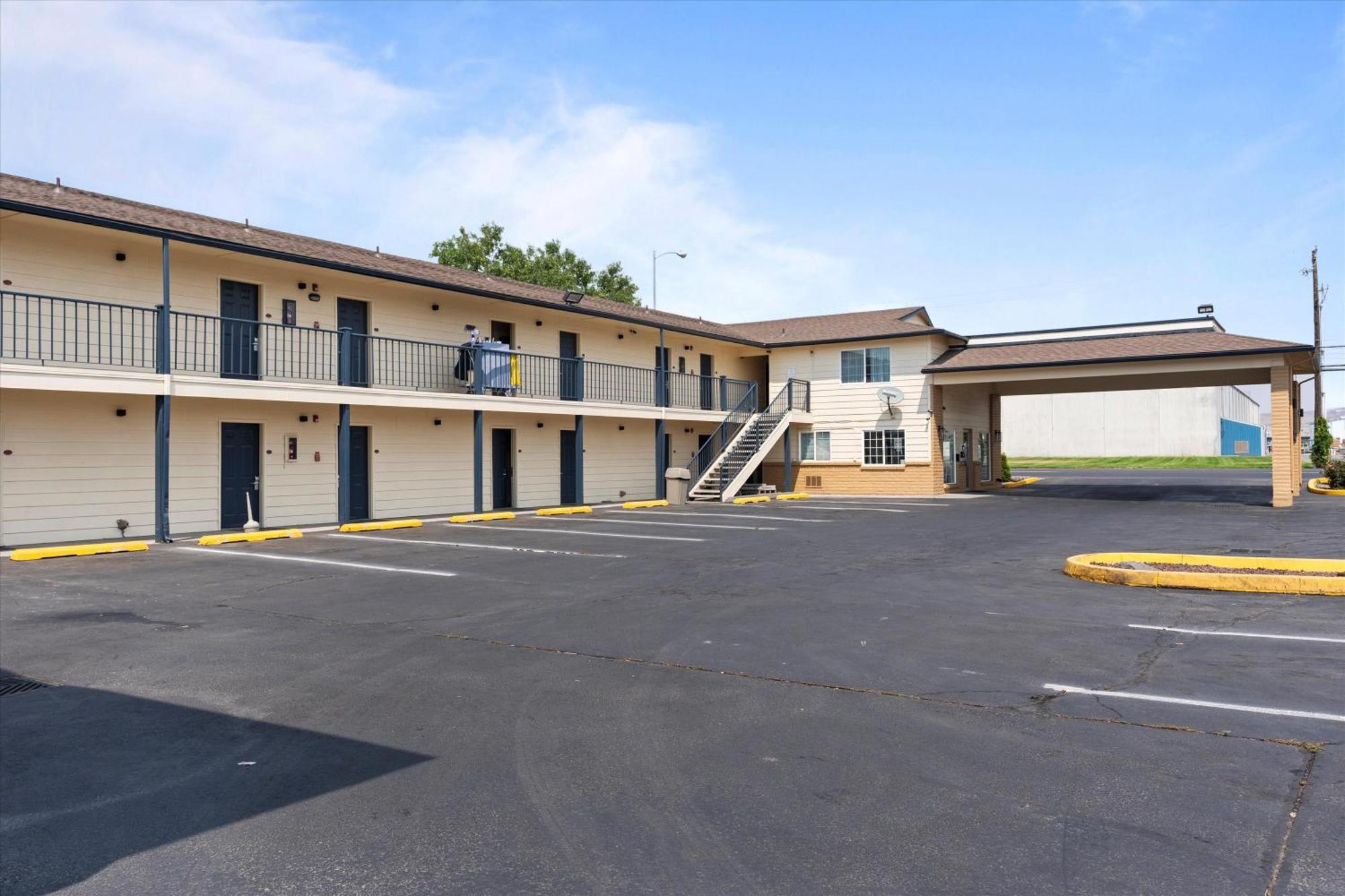 Quincy Inn And Suites Kültér fotó