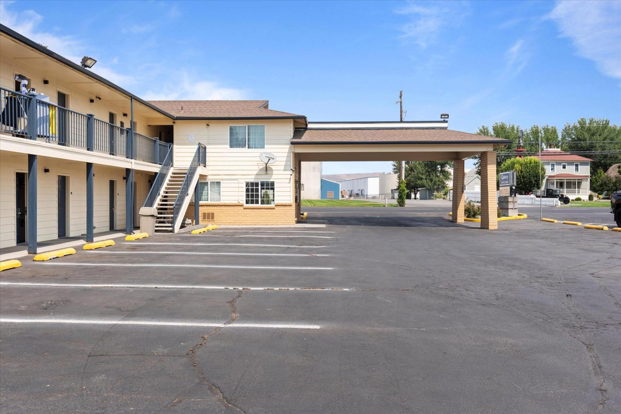 Quincy Inn And Suites Kültér fotó